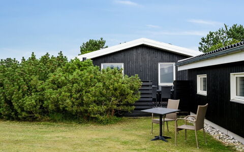 Mirkka - 200M from the Sea: Gras, Grasland, Land Lot, Verblijf, Landelijk Gebied, Weide, Garden Gebouwen, Tuin, Schuur