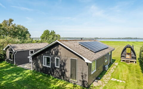 Kanerva - 100M to the Fjord: Gras, Hout, Landelijk Gebied, Struik, Verblijf, Dak, Plain, Land Lot, Huis, Groundcover