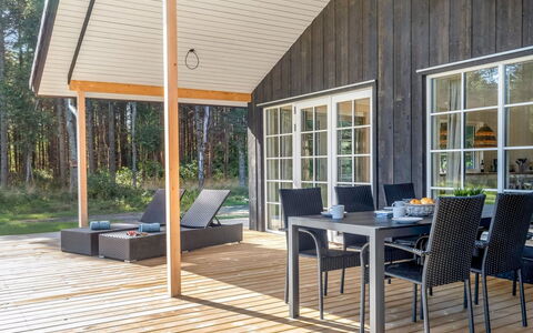 Gedda - from the Sea: Huis, Verblijf, Deur, Landgoed, Schaduw, Siding, Hardwood, Garden Gebouwen, Veranda, Ontwerp