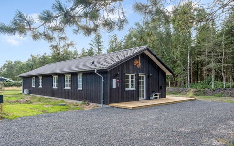 Gedda - from the Sea: Huis, Verblijf, Deur, Landgoed, Schaduw, Siding, Hardwood, Garden Gebouwen, Veranda, Ontwerp