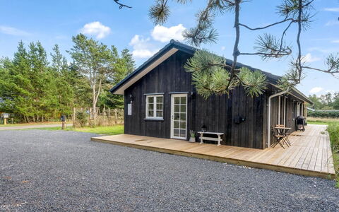 Gedda - from the Sea: Huis, Verblijf, Deur, Landgoed, Schaduw, Siding, Hardwood, Garden Gebouwen, Veranda, Ontwerp