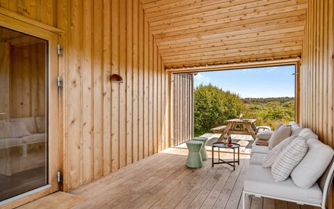 Onni - 250M from the Sea: Huis, Huis, Dak, Woongebied, Verblijf, Landgoed, Boerderij, Gazon, Landscaping, Siding