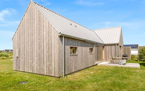 Onni - 250M from the Sea: Huis, Huis, Dak, Woongebied, Verblijf, Landgoed, Boerderij, Gazon, Landscaping, Siding