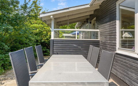 France - 5Km from the Sea: Meubilair, Interieur Ontwerp, Flooring, Verdieping, Plafond, Kamer, Stoel, Tafel, Appartement, Keuken En Eettafel