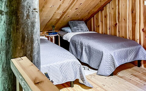 Ukkokelo: Meubilair, Stoel, Buitenmeubels, Tafel, Hout, Buitentafel, Keuken En Eettafel, Schaduw, Tuin, Paraplu
