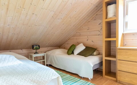 Villa Sirpia: Meubilair, Interieur Ontwerp, Flooring, Verdieping, Bed, Slaapkamer, Hout, Plafond, Houten Vloer, Kamer