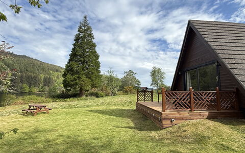 Lodge 6: Gras, Hout, Land Lot, Verblijf, Landelijk Gebied, Hardwood, Weide, Pasture, Tuin, Landscaping