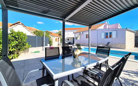 Nancy: Meubilair, Schaduw, Buitenmeubels, Samengesteld Materiaal, Stoel, Luifel, Patio, Outdoor Structuur, Dek, Zwembad