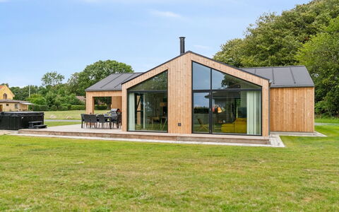 Wilgrib - 50M from the Sea: Hout, Dak, Architectuur, Huis, Huis, Verblijf, Siding, Hardwood, Helling, Landgoed