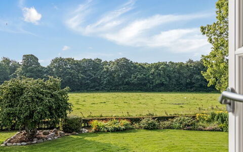Vinni - 25Km from the Sea: Hout, Dak, Huis, Huis, Architectuur, Siding, Land Lot, Verblijf, Schuur, Garden Gebouwen