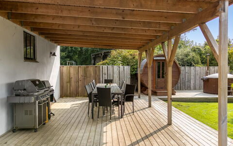 Vinni - 25Km from the Sea: Hout, Dak, Huis, Huis, Architectuur, Siding, Land Lot, Verblijf, Schuur, Garden Gebouwen