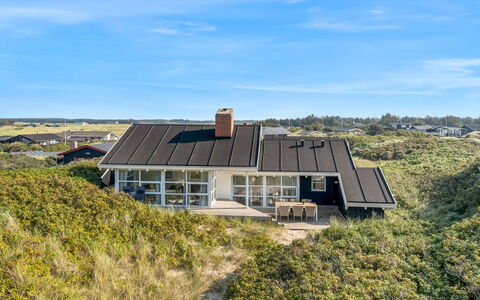 Heralde - 60M from the Sea: Bergachtig Landvormen, Berg, Heuvel, Bergketen, Heuvel Station, Menselijke Nederzetting, Stedelijk Ontwerp, Alpen, Vallei, Top