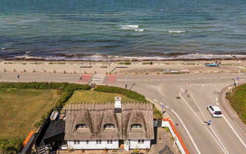 Susan - 20M from the Sea: Thatching, Zee, Kust, Oceaan, Kust, Baai, Strand
