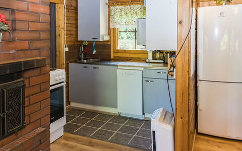 Kesäranta: Hout, Flooring, Verdieping, Meubilair, Houten Vloer, Interieur Ontwerp, Stapelbed, Kamer, Beits, Hardwood