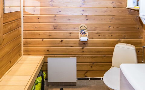 Kesäranta: Hout, Flooring, Verdieping, Meubilair, Houten Vloer, Interieur Ontwerp, Stapelbed, Kamer, Beits, Hardwood