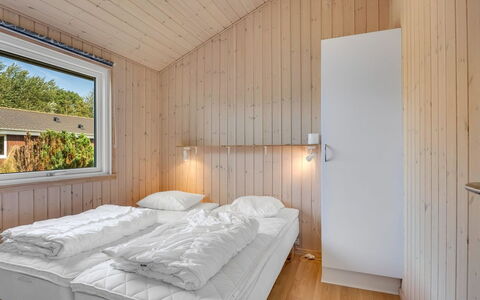 Alvina - 45M from the Sea: Hout, Slaapkamer, Plafond, Bed, Bedding, Laken, Bed Frame, Beits, Hardwood, Plank