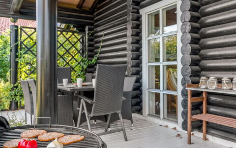 Sigga - 1.6Km from the Sea: Hout, Dak, Architectuur, Huis, Huis, Verblijf, Siding, Hardwood, Helling, Landgoed