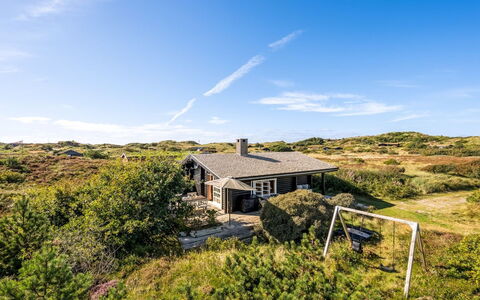 Christl - 500M from the Sea: Meubilair, Interieur Ontwerp, Flooring, Verdieping, Plafond, Kamer, Stoel, Tafel, Appartement, Keuken En Eettafel