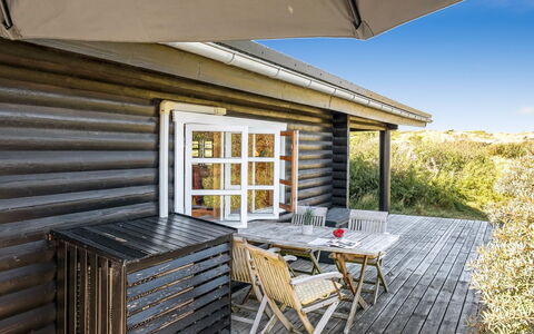 Christl - 500M from the Sea: Meubilair, Interieur Ontwerp, Flooring, Verdieping, Plafond, Kamer, Stoel, Tafel, Appartement, Keuken En Eettafel
