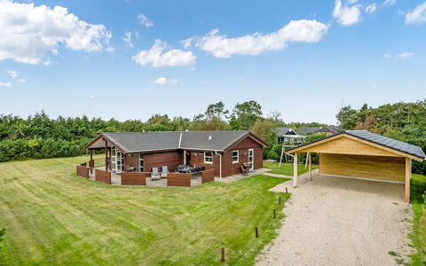 Thorger - 550M from the Sea: Dak, Huis, Huis, Verblijf, Deur, Siding, Dek, Veranda, Plank, Hardwood