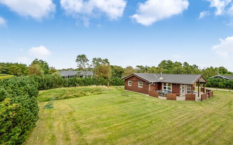 Thorger - 550M from the Sea: Dak, Huis, Huis, Verblijf, Deur, Siding, Dek, Veranda, Plank, Hardwood