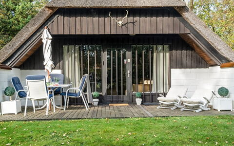 Adina - from the Sea: Meubilair, Interieur Ontwerp, Flooring, Verdieping, Plafond, Kamer, Stoel, Tafel, Appartement, Keuken En Eettafel