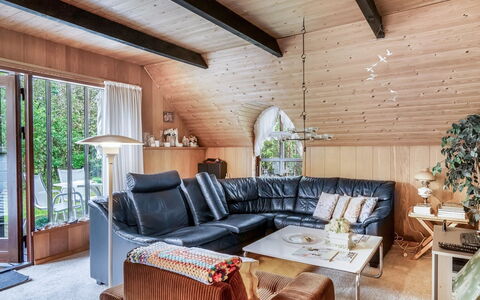 Adina - from the Sea: Meubilair, Interieur Ontwerp, Flooring, Verdieping, Plafond, Kamer, Stoel, Tafel, Appartement, Keuken En Eettafel