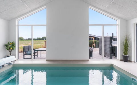 Christian - 600M from the Sea: Zwembad, Samengesteld Materiaal, Schaduw, Daylighting, Ontwerp, Buitenmeubels, Toevlucht, Outdoor Structuur, Villa, Hotel