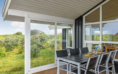 Udder - 250M from the Sea: Hout, Plafond, Flooring, Interieur Ontwerp, Verdieping, Meubilair, Veranda, Huis, Hardwood, Stoel