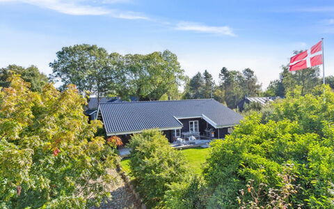 Sighfrith - 1.4Km from the Sea: Huis, Huis, Woongebied, Dak, Verblijf, Landgoed, Tuin, Landscaping, Voorstad, Schaduw