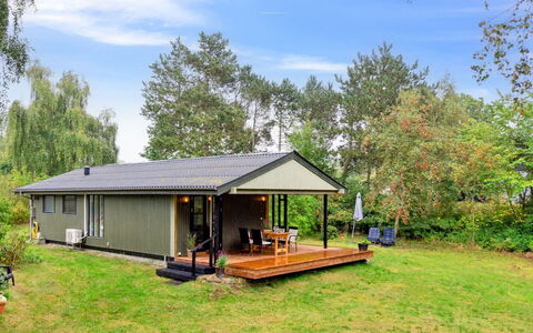 Lavrans - 1Km from the Sea: Dak, Huis, Huis, Verblijf, Deur, Siding, Dek, Veranda, Plank, Hardwood