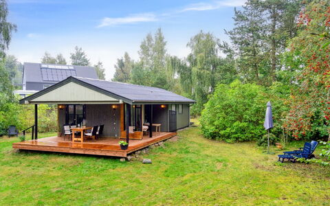 Lavrans - 1Km from the Sea: Dak, Huis, Huis, Verblijf, Deur, Siding, Dek, Veranda, Plank, Hardwood
