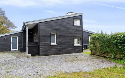 Nilson - 50M from the Sea: Gras, Hout, Landelijk Gebied, Struik, Verblijf, Dak, Plain, Land Lot, Huis, Groundcover