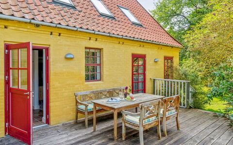 Waldemar - 8Km from the Sea: Hout, Dak, Architectuur, Huis, Huis, Verblijf, Siding, Hardwood, Helling, Landgoed