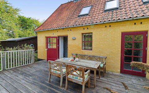 Waldemar - 8Km from the Sea: Hout, Dak, Architectuur, Huis, Huis, Verblijf, Siding, Hardwood, Helling, Landgoed