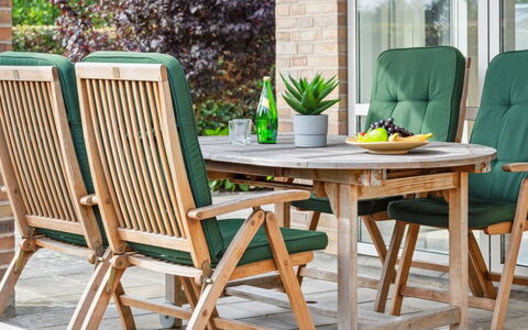 Agneta - 150M from the Sea: Dak, Huis, Huis, Verblijf, Deur, Siding, Dek, Veranda, Plank, Hardwood
