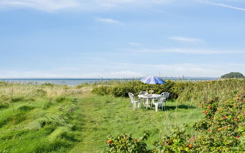 Joella - 75M from the Sea: Dak, Huis, Huis, Verblijf, Siding, Landgoed, Oprit, Garden Gebouwen, Werf, Schuur