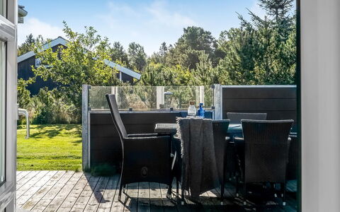 Martina - 500M from the Sea: Gras, Grasland, Land Lot, Verblijf, Landelijk Gebied, Weide, Garden Gebouwen, Tuin, Schuur