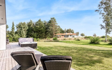 Jahn - 250M to the Fjord: Lucht, Land Lot, Landscaping, Schaduw, Tuin, Landgoed, Villa, Evergreen, Boerderij