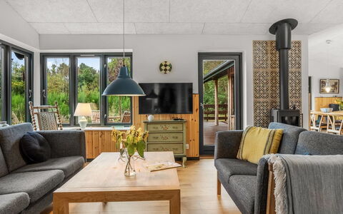 Duco - 780M from the Sea: Meubilair, Interieur Ontwerp, Flooring, Hout, Bankstel, Woonkamer, Tafel, Verdieping, Plafond, Stoel