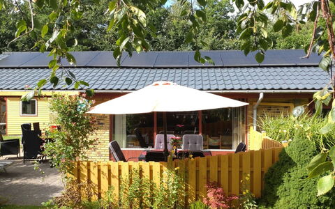 Kasper - 700M from the Sea: Dak, Huis, Huis, Verblijf, Siding, Landgoed, Oprit, Garden Gebouwen, Werf, Schuur