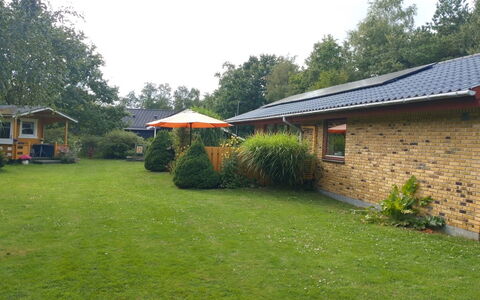 Kasper - 700M from the Sea: Dak, Huis, Huis, Verblijf, Siding, Landgoed, Oprit, Garden Gebouwen, Werf, Schuur