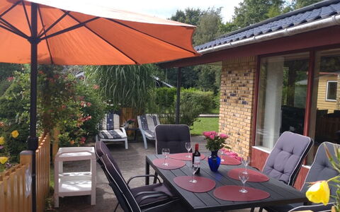 Kasper - 700M from the Sea: Dak, Huis, Huis, Verblijf, Siding, Landgoed, Oprit, Garden Gebouwen, Werf, Schuur