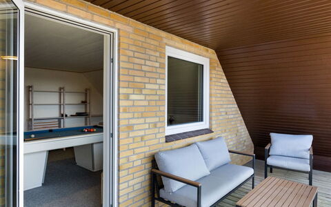 Benedikt - 150M from the Sea: Dak, Huis, Huis, Verblijf, Deur, Siding, Dek, Veranda, Plank, Hardwood