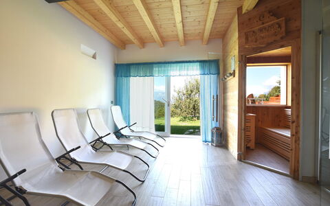 Baita Tersilia Mountain And Lake, Veneto: Meubilair, Eigendom, Gebouw, Fabriek, Venster, Hout, Stoel, Interieur Ontwerp, Verdieping, Flooring