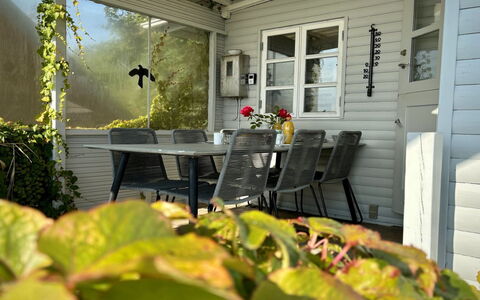 Drifa - 20M from the Sea: Huis, Huis, Dak, Woongebied, Verblijf, Landgoed, Boerderij, Gazon, Landscaping, Siding