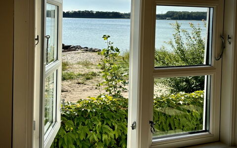 Drifa - 20M from the Sea: Huis, Huis, Dak, Woongebied, Verblijf, Landgoed, Boerderij, Gazon, Landscaping, Siding