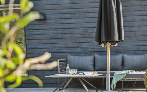 Frede - 1Km from the Sea: Dak, Huis, Huis, Verblijf, Deur, Siding, Dek, Veranda, Plank, Hardwood