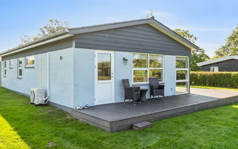 Todor - 150M from the Sea: Huis, Huis, Dak, Woongebied, Verblijf, Landgoed, Boerderij, Gazon, Landscaping, Siding