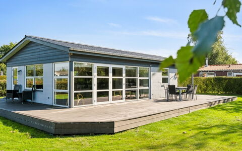 Todor - 150M from the Sea: Huis, Huis, Dak, Woongebied, Verblijf, Landgoed, Boerderij, Gazon, Landscaping, Siding
